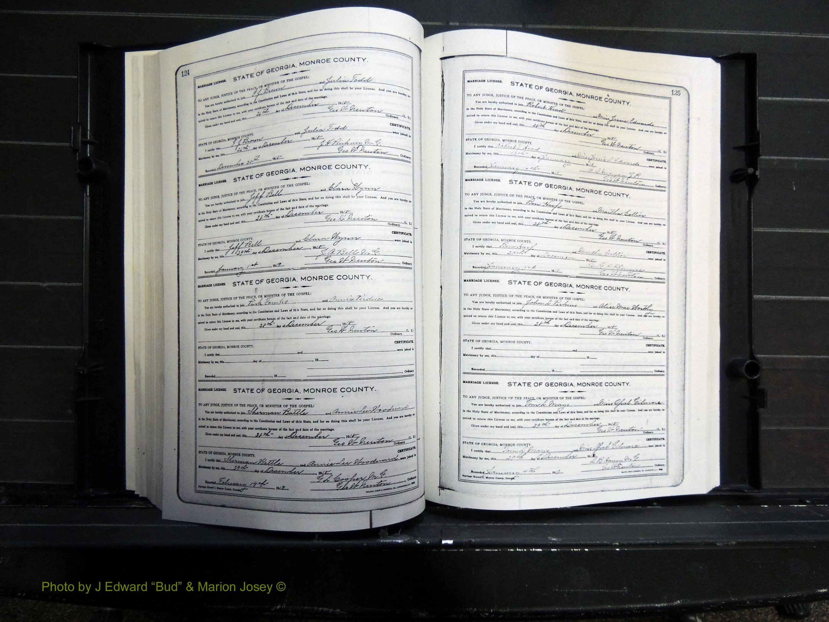 Monroe Co, GA, Marriages, Book I, 1917-1922 pg 124-125.JPG
