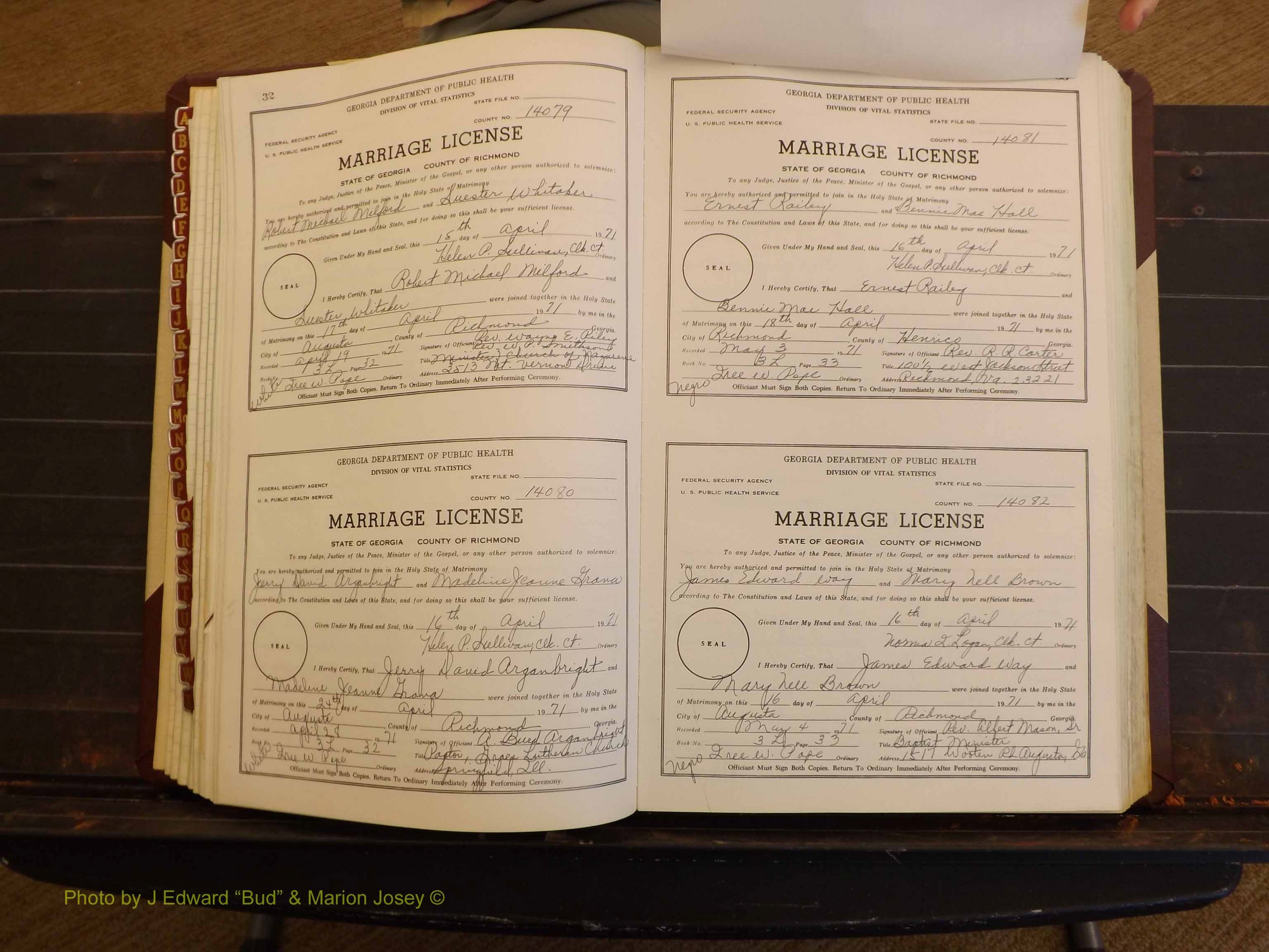 Richmond Marriages, 3L, 1971-1972 P 032a-033a.JPG