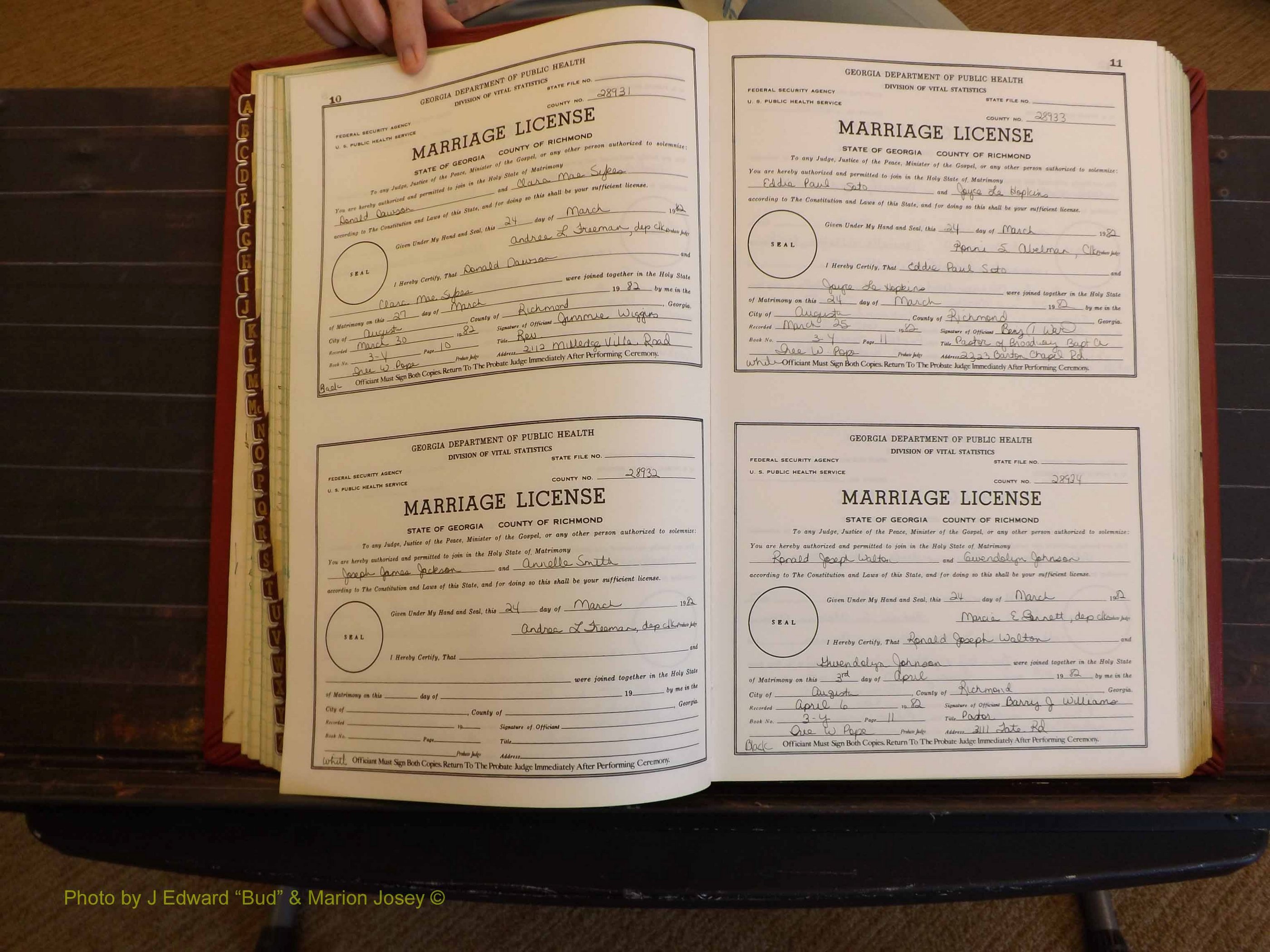 Richmond Marriages, 3Y, 1982-1982 P 010-011.JPG