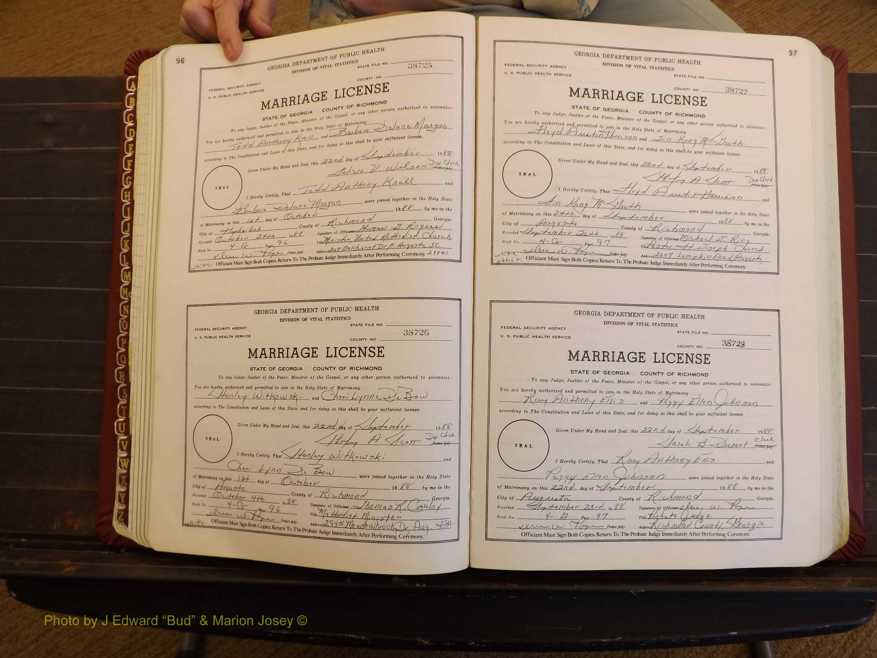 Richmond Marriages, 4G, 1988-1989 P 096-097.JPG