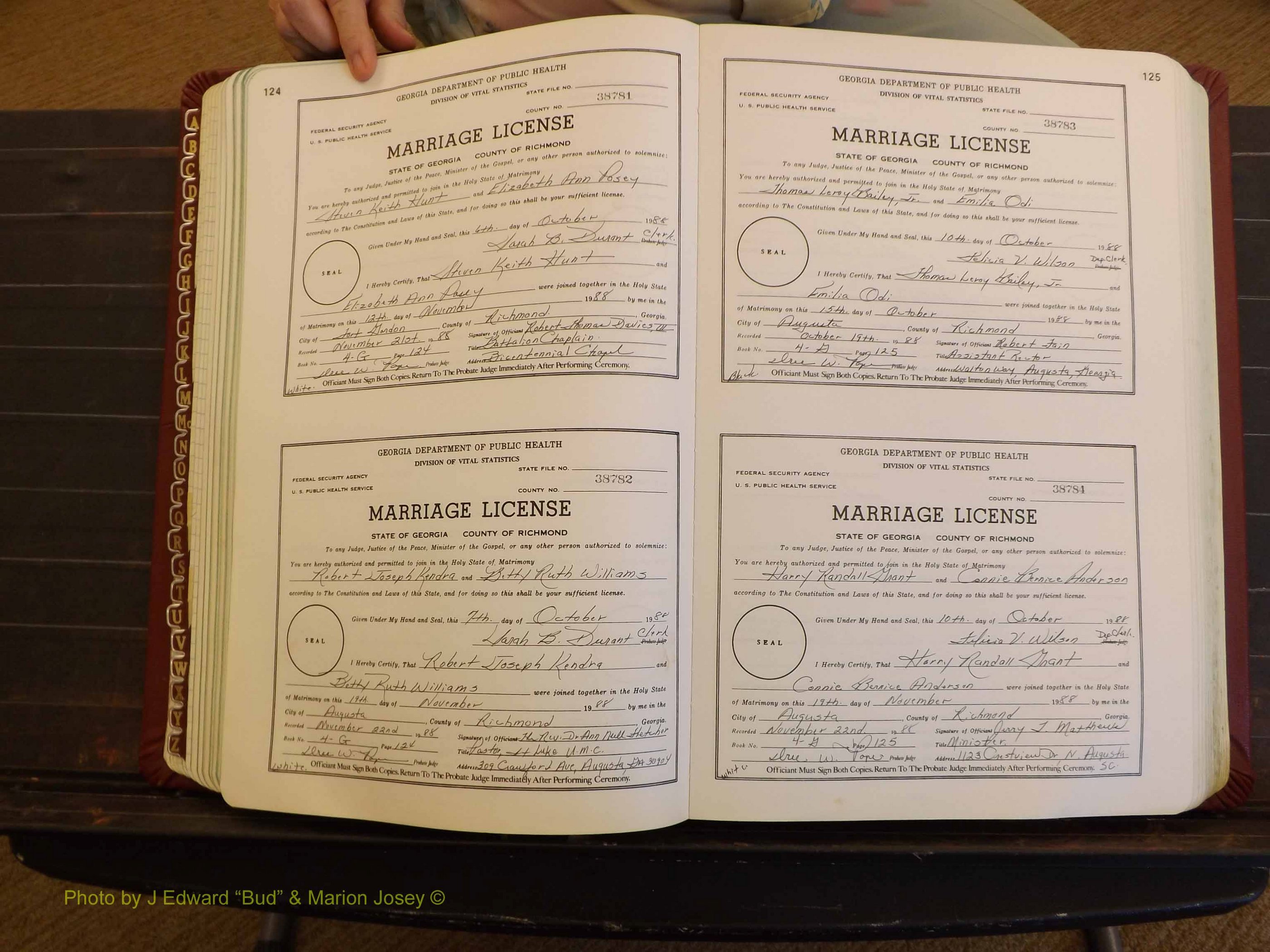 Richmond Marriages, 4G, 1988-1989 P 124-125.JPG