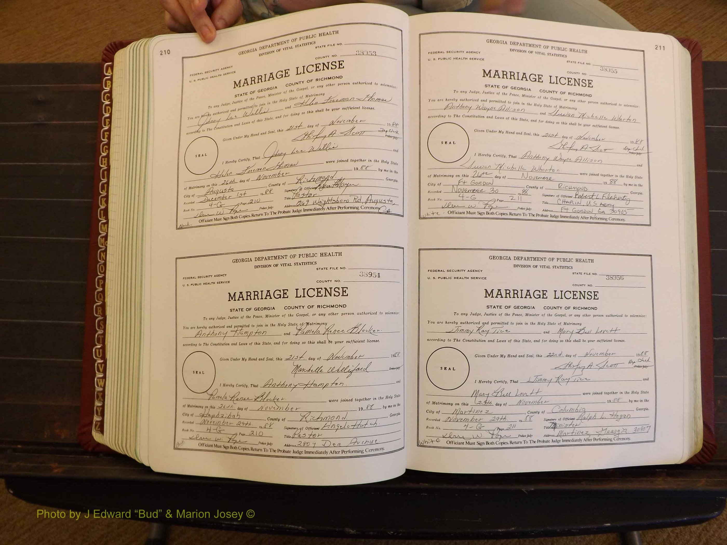 Richmond Marriages, 4G, 1988-1989 P 210-211.JPG