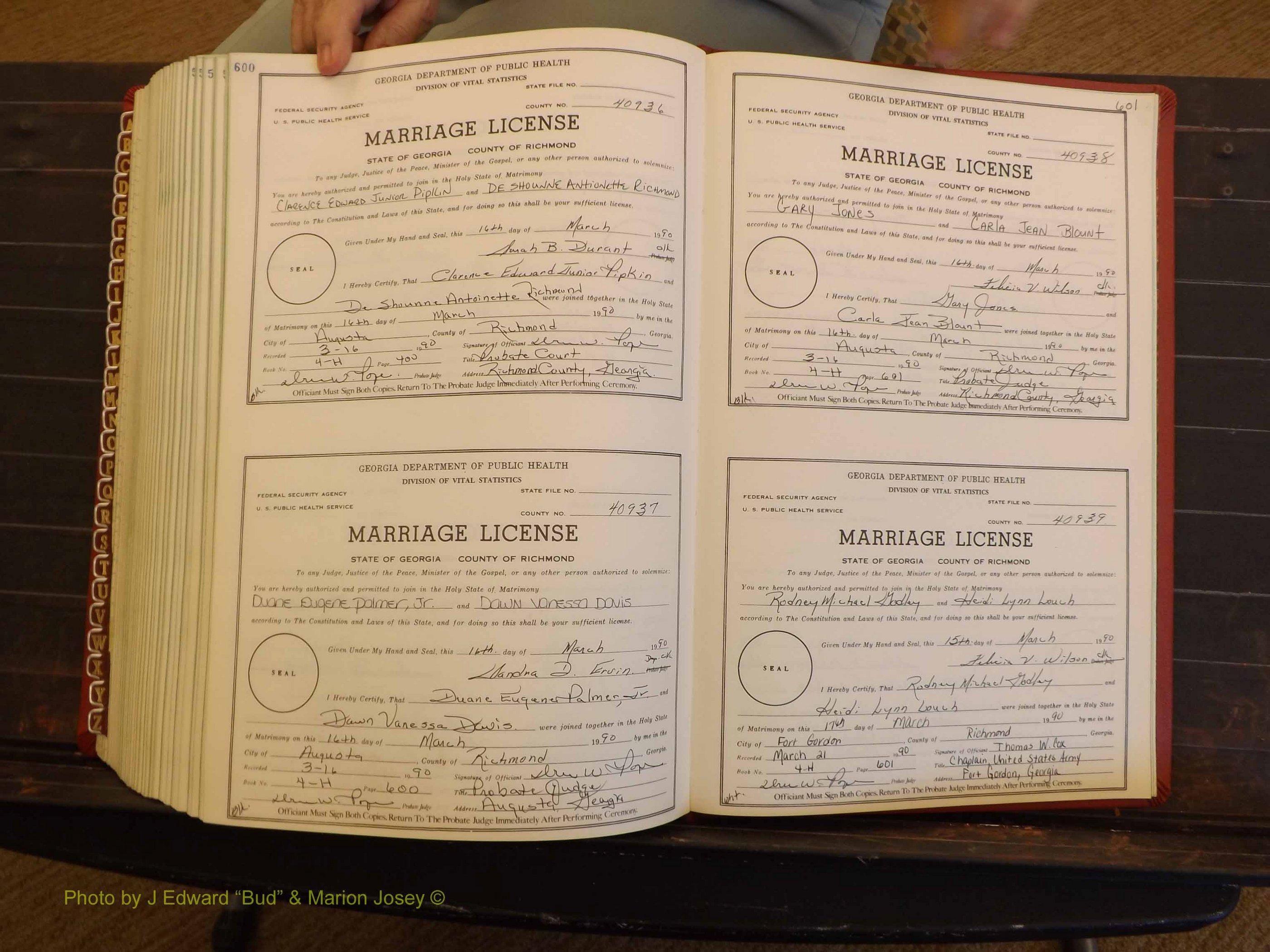 Richmond Marriages, 4H, 1989-1990 P 600-601.JPG