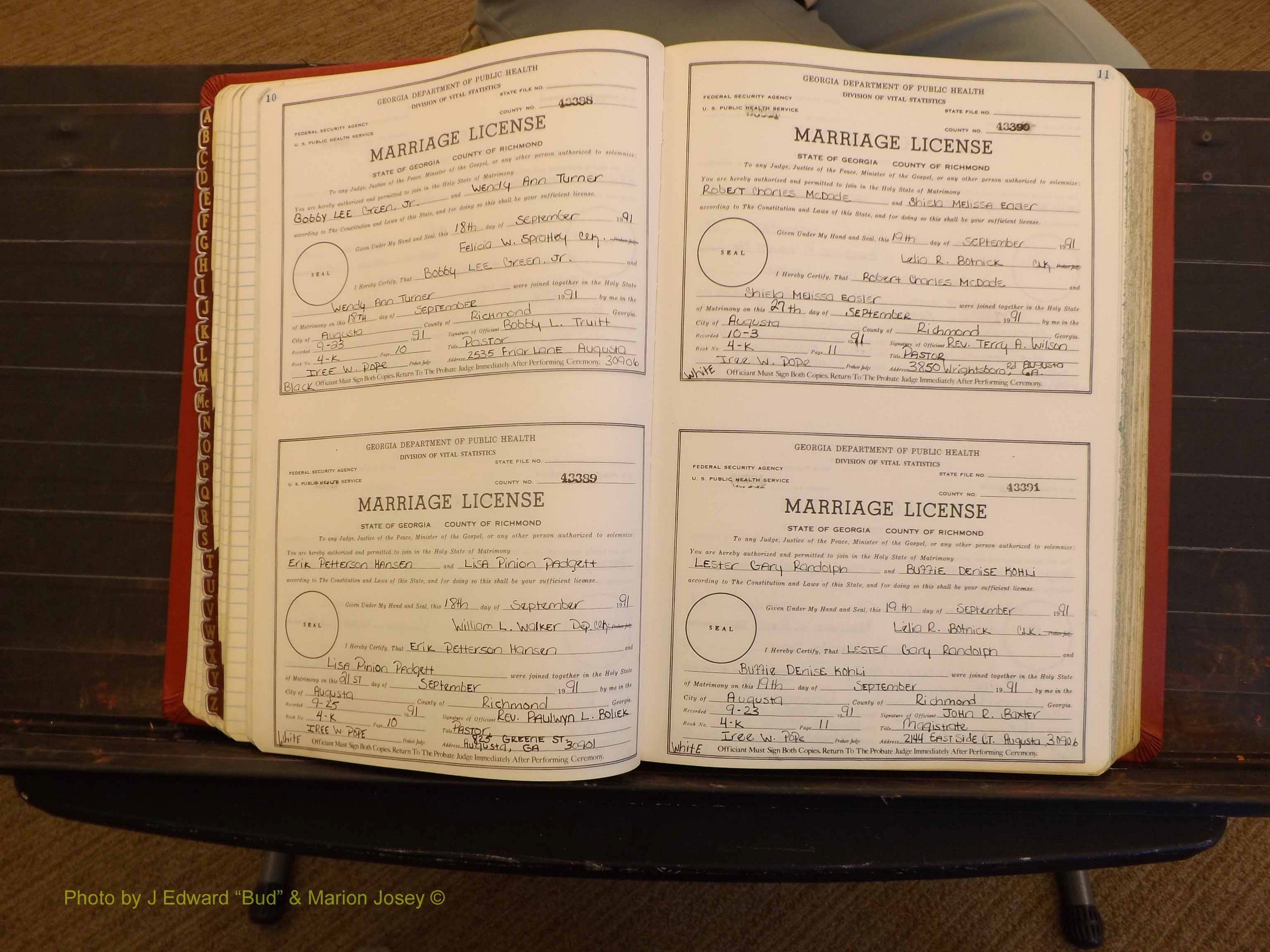 Richmond Marriages, 4K, 1991-1992 P 010-011.JPG