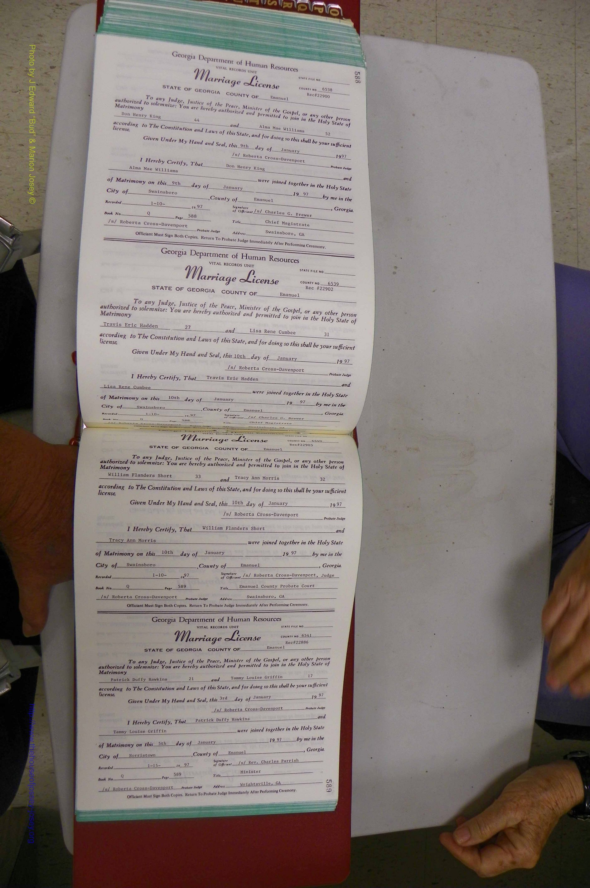 Emanuel Co, GA, Marriages Book Q, 1990 - 1998, P 588-589.JPG