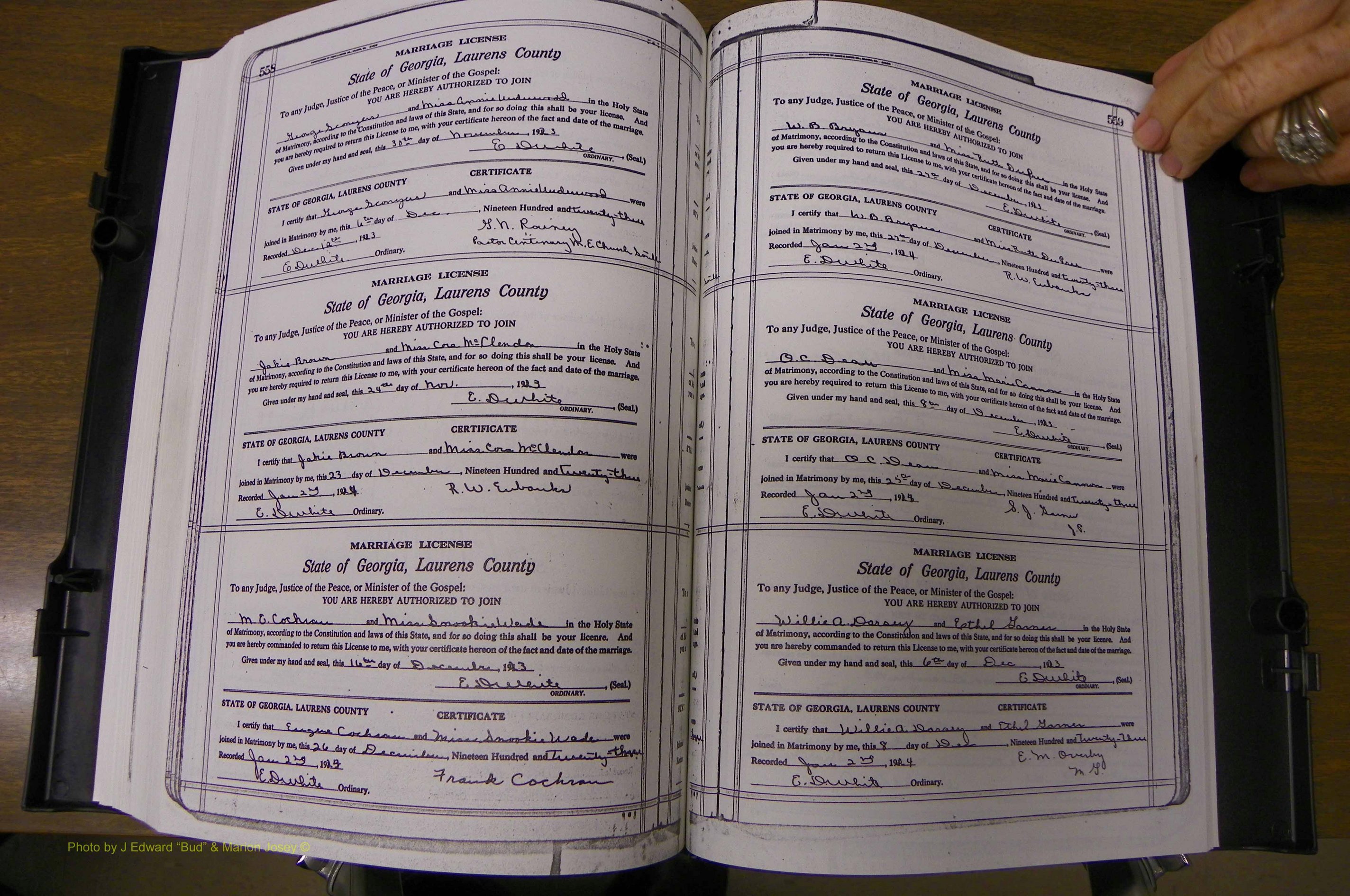 Laurens Co, GA, Marriages Book P, 1915 - 1924, White, P 558-559.JPG